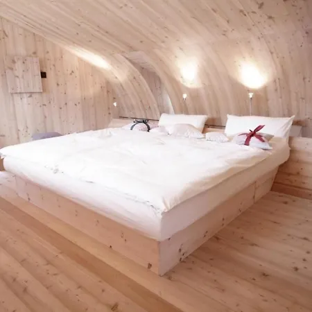 In Nussdorf-debant Mit Garten Дом отдыха *